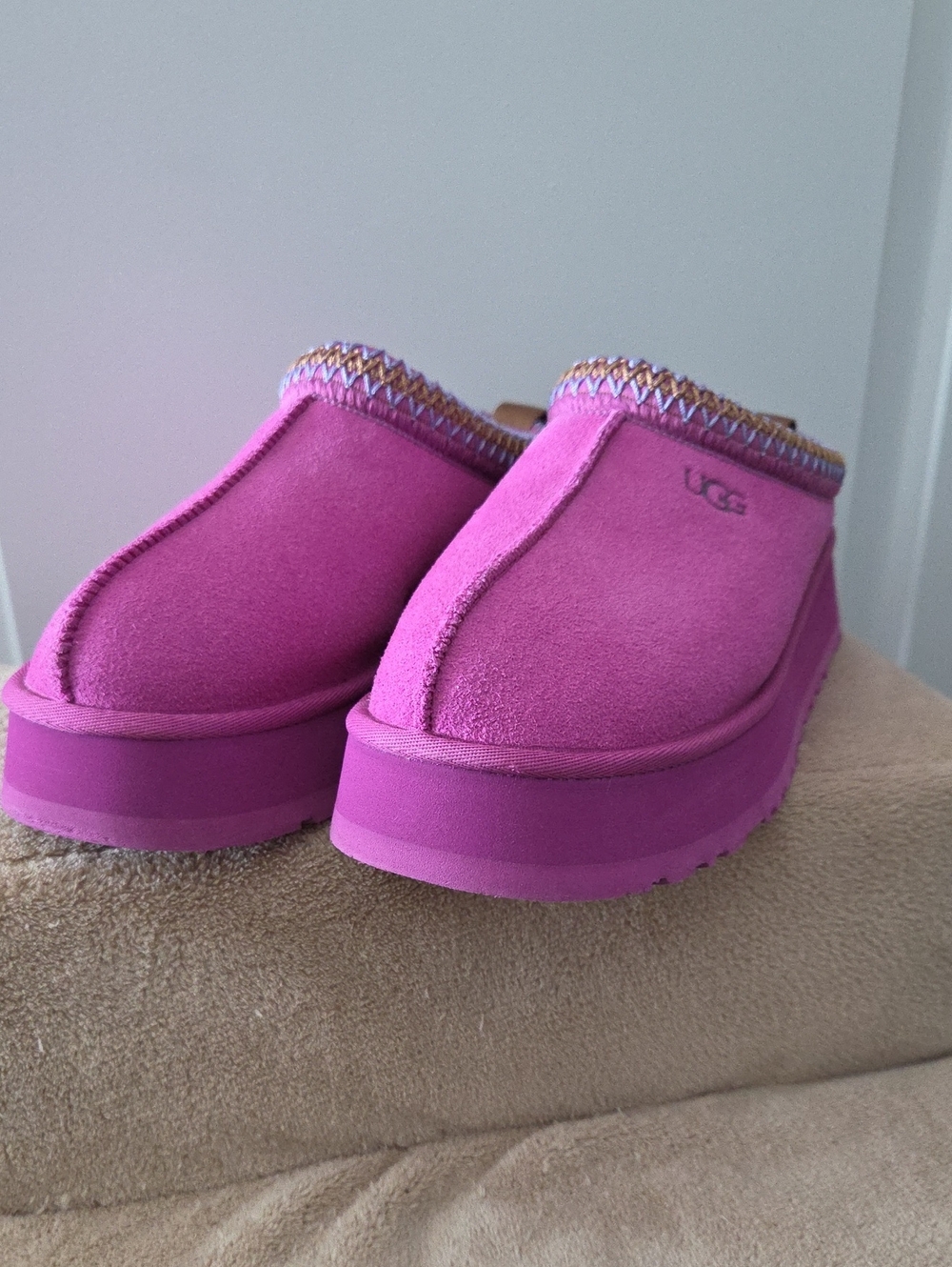 UGG Tazz Genuine Shearling Lined Platform Slipper | Mangosteen | Womens Size 9